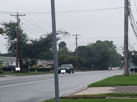 5th image of 148 Connetquot Ave