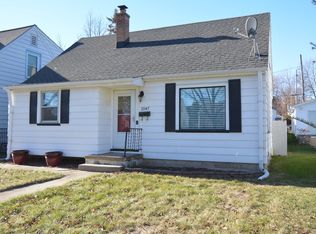 2047 S 87th St, West Allis, WI 53227