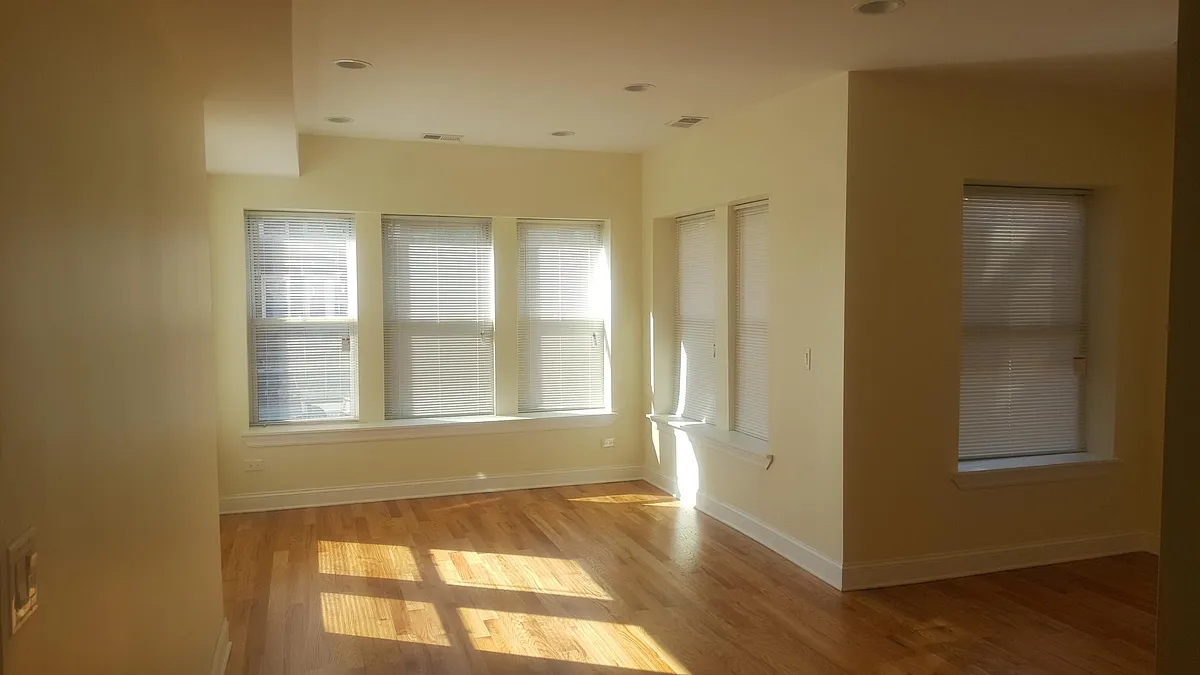 Building Photo - 4817 N Troy St #1