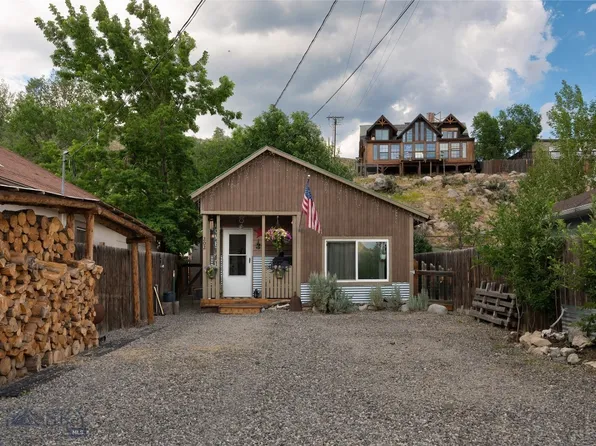 202 5th St W, Gardiner, MT 59030