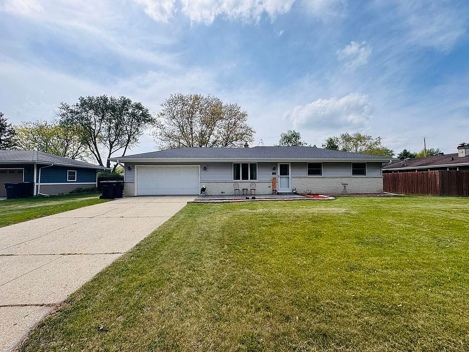 1st image of 210 Sioux Ct