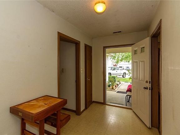 3rd image of 6148 Long River Ln
