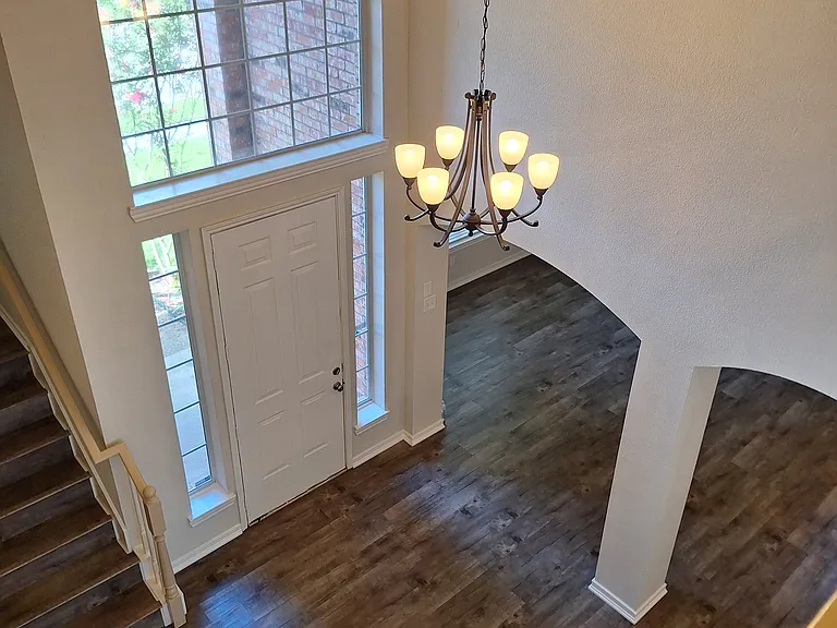 2045 Knights Ct — Photo 7