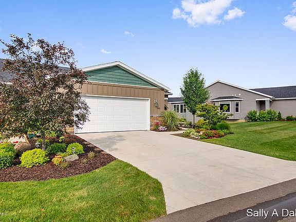 3rd image of 105 Brewer Park Cir #0
