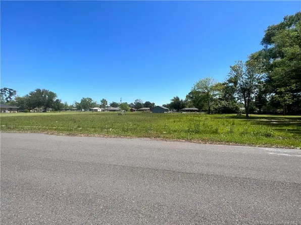 E Laura Dr, Lake Charles, LA 70611