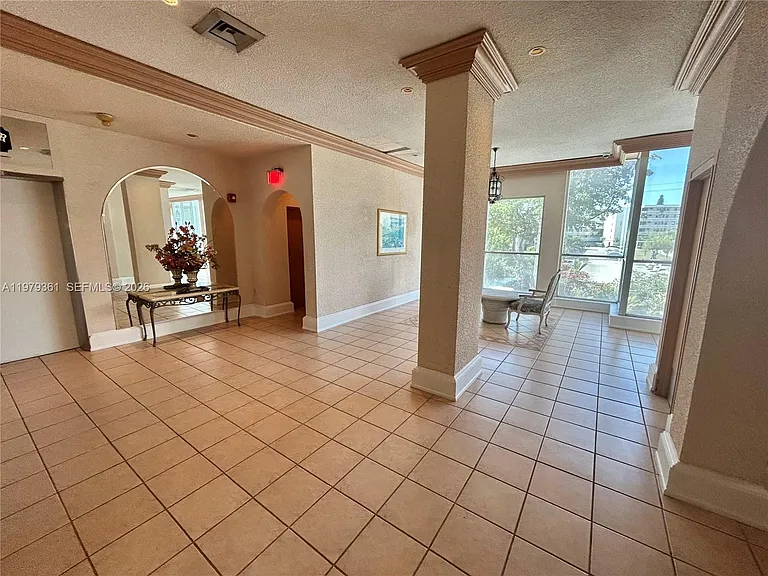 18031 Biscayne Blvd #904 — Photo 26
