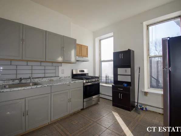 98 Malcolm X Boulevard image 1 of 6