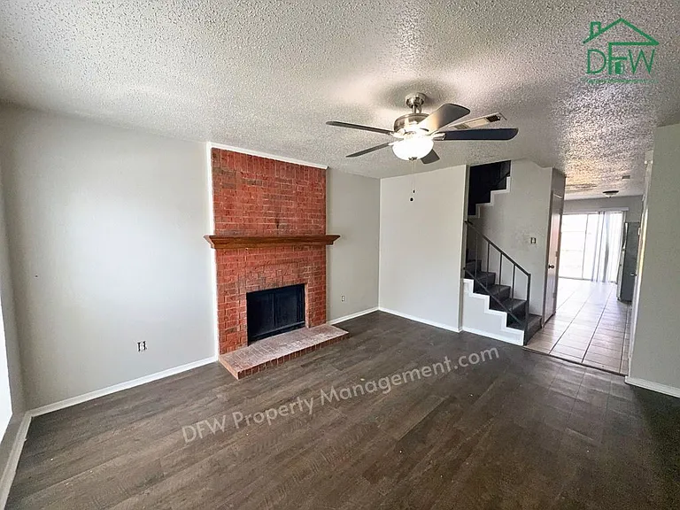 10500 Lake June Rd #H1 — Photo 2