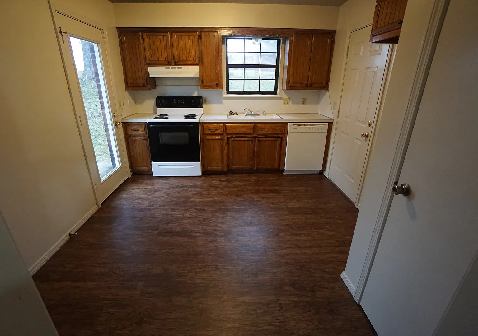 3 Bed 1 Bath House with 1 Car Garage. — Photo 4