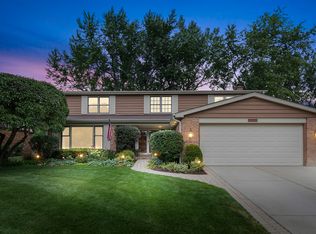 4100 Chester Dr, Glenview, IL 60026