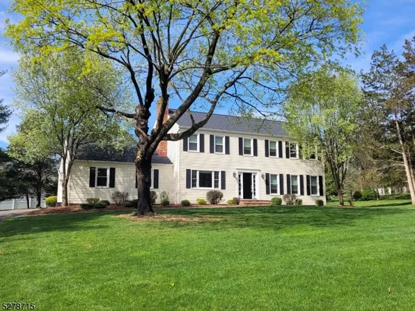 151 Tanglewood Dr, Branchburg Twp., NJ 08876