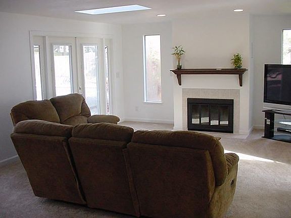 Spacious family room with 2nd fireplace