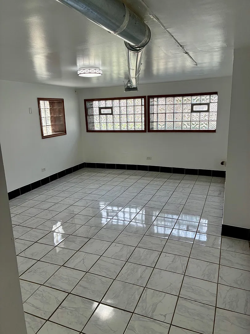 2 bed, 500 sqft, $1,200 — Photo 1