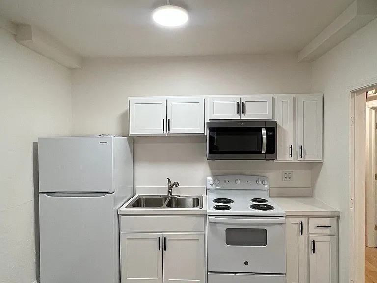 509 Wyckoff Rd #6 — Photo 1