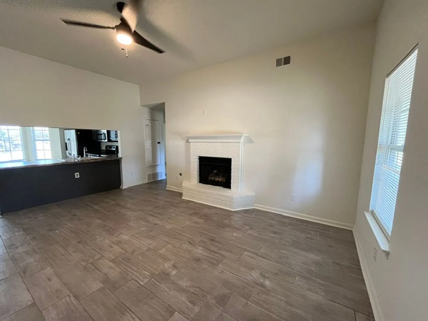 Renovated 3 Bedroom 2 Bath Home for Rent!! — Photo 2