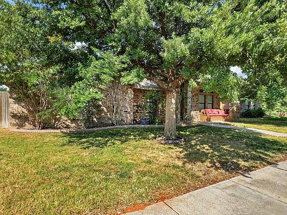 2nd image of 2805 Cassie Way