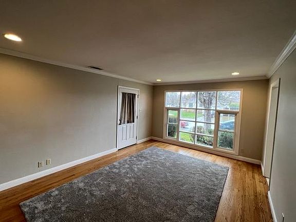 2nd image of 501 Sandburg Dr