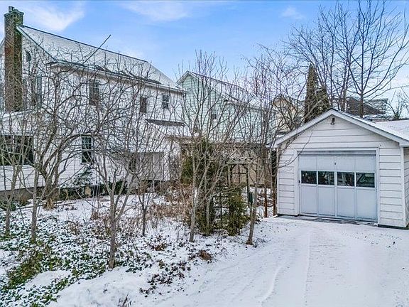 4th image of 757 Chenango St