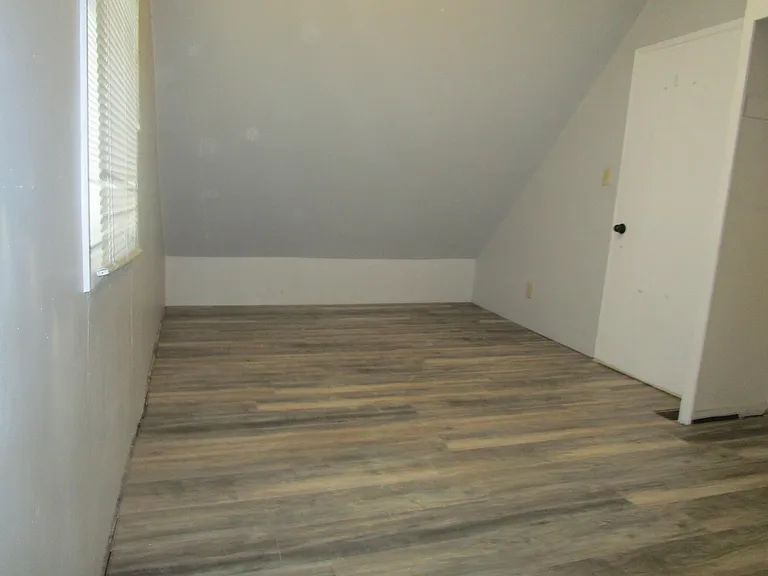 428 Tetley Ln — Photo 14