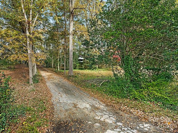 3rd image of 1026 Jefferson Dr