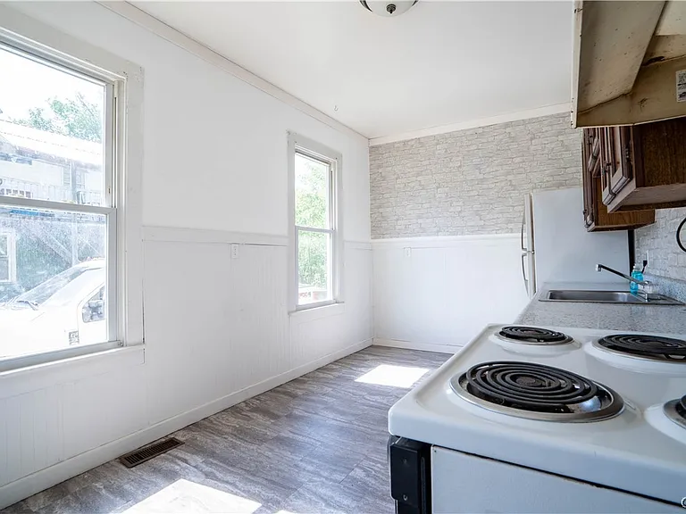 43 W State St #1 — Photo 11