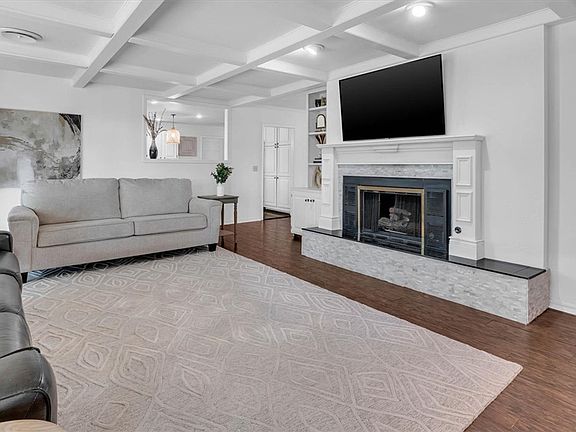 5th image of 501 Fairway Cir