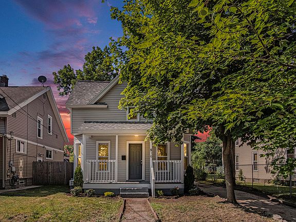 3rd image of 816 Oakhill St SE