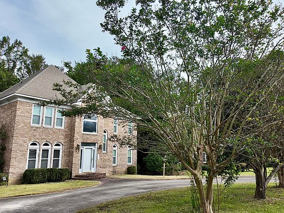 3rd image of 313 Mary Beth Drive