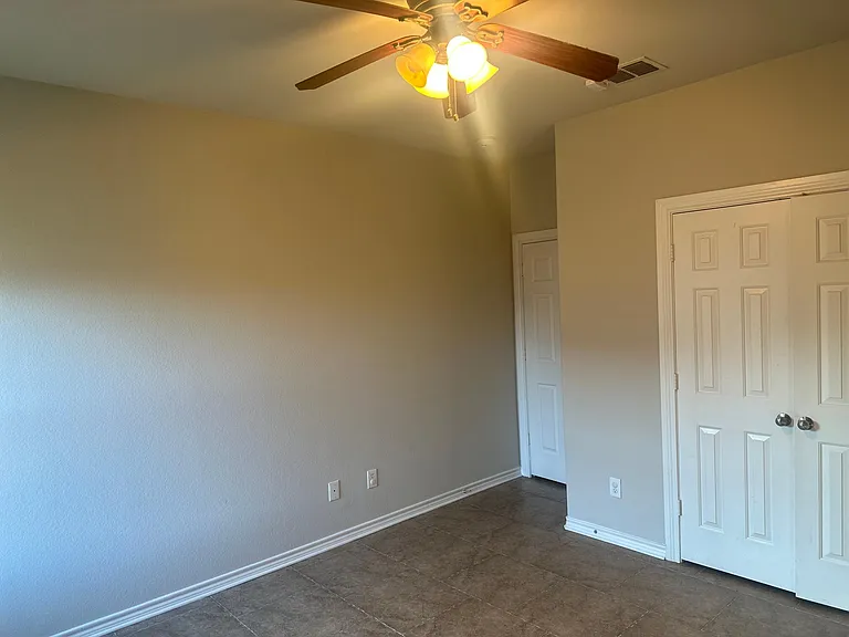 2832 Elm Fork Dr — Photo 35