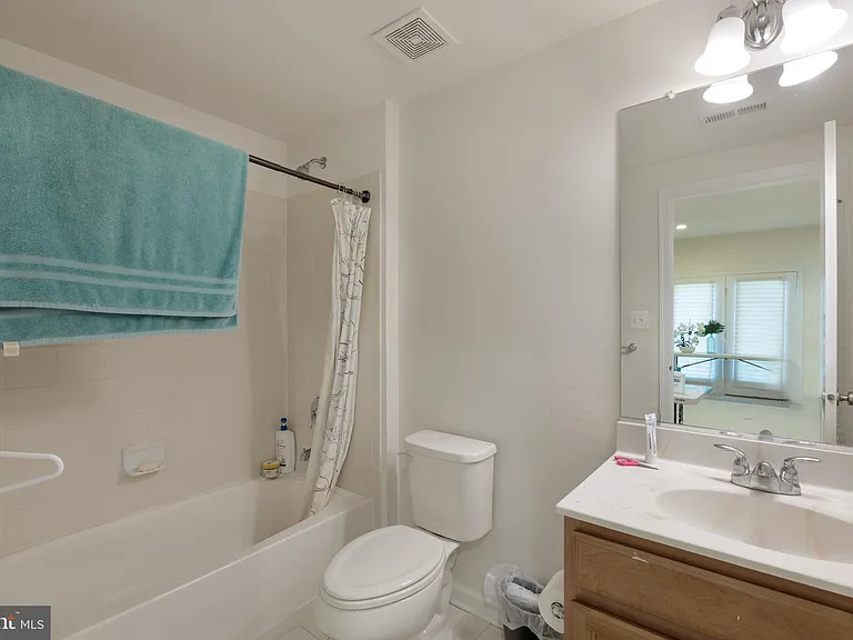 23377 Lewis Hunt Sq — Photo 38