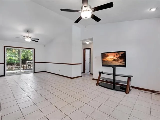 2216 Tuscavilla Rd — Photo 10