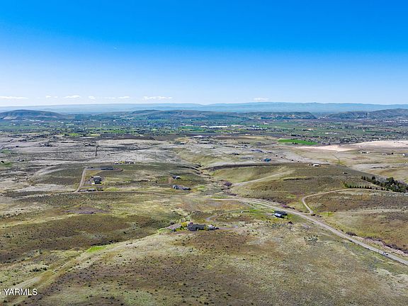 5th image of Nka Spring View Dr