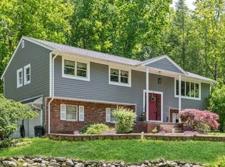 19 Rabbit Run, Newfoundland, NJ 07435