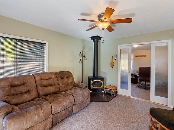 3rd image of 2993 N Kootenai Rd