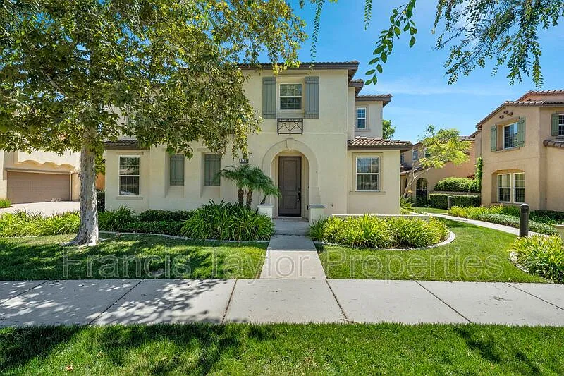 3 bed, 2.5 bath, 1904 sqft, $5,500 — Photo 1