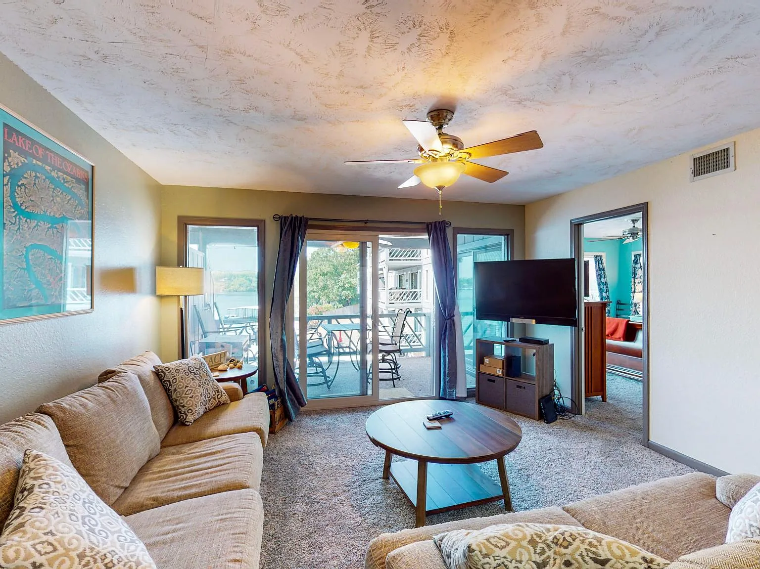 2 bed, 950 sqft, $1,300 — Photo 2