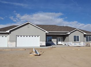 59609 E Commanche Way, Strasburg, CO 80136