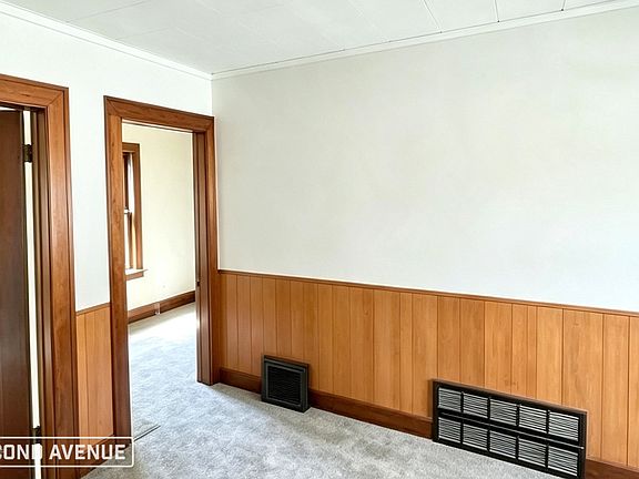 4th image of 140 Conrad St
