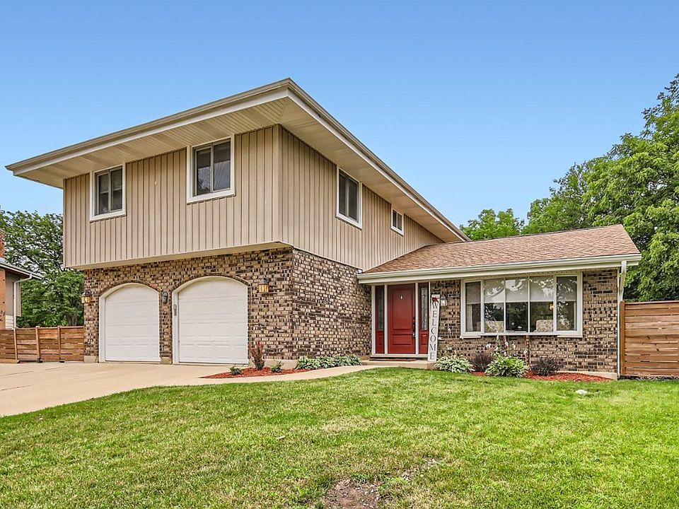 1st image of 182 Cambridge Ln