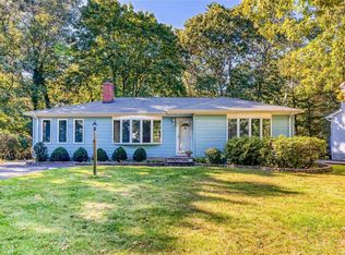 214 Lakeside Trl, Ridge, NY 11961