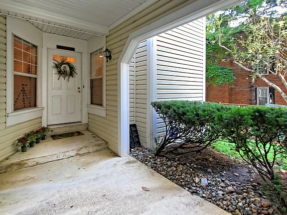 2nd image of 2919 S Woodley St