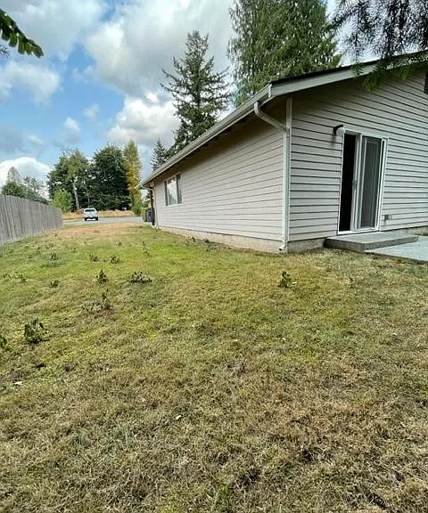 2431 Spruce Rd #B — Photo 11