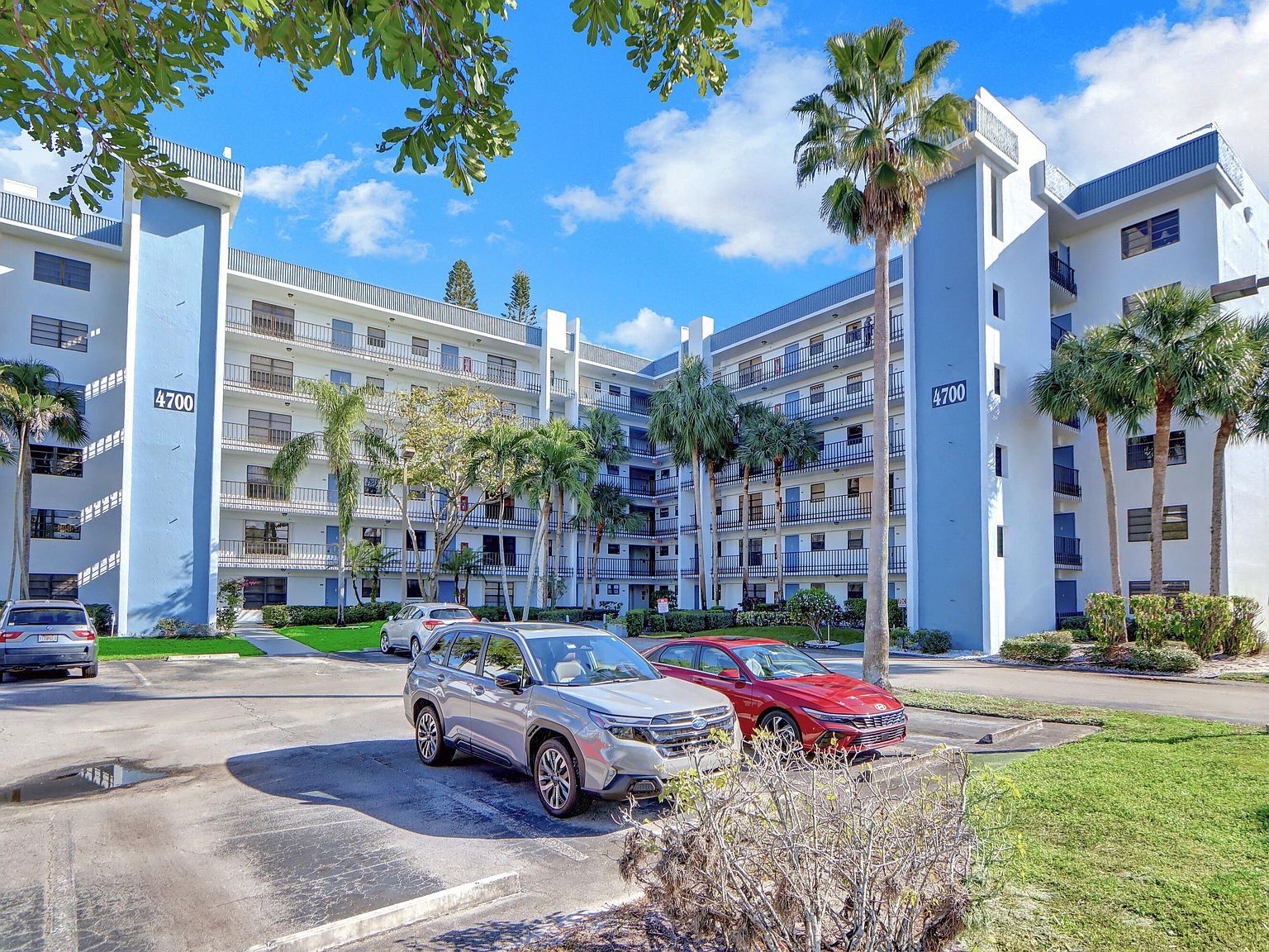 4700 Lucerne Lakes Boulevard #301