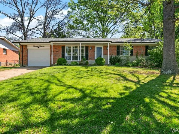 14000 Davey Dr, Florissant, MO 63034