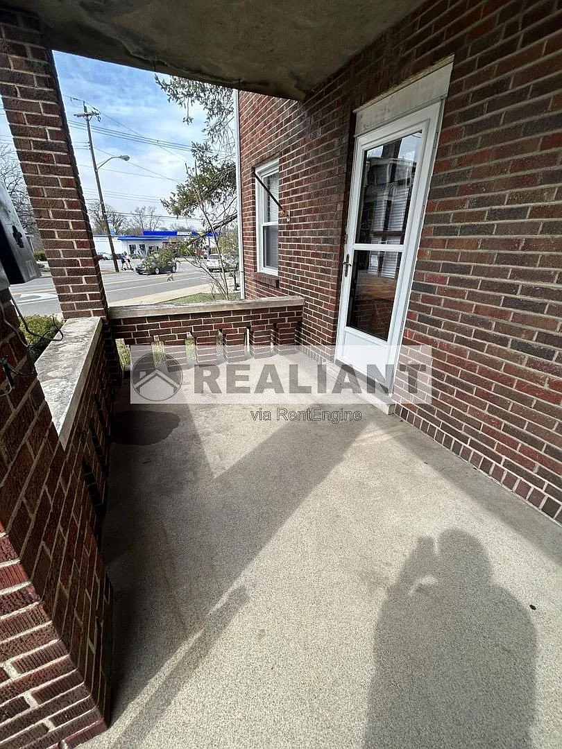 1 bed, 1.0 bath, $1,045 — Photo 2