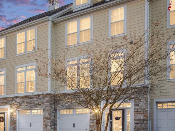 4 Bay View Ln, Colonial Beach, VA 22443