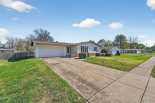 2250 Loveland Dr Photo 1