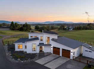 5866 Ronnie Hill Ln, Ferndale, WA