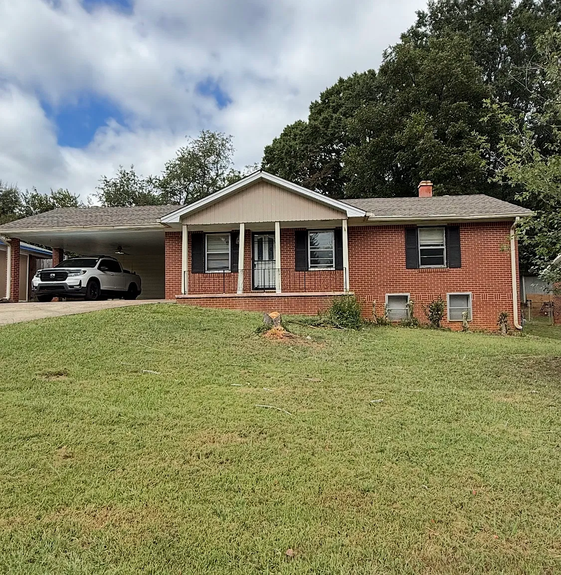 3 bed, 1.5 bath, 1140 sqft, $1,595 — Photo 1