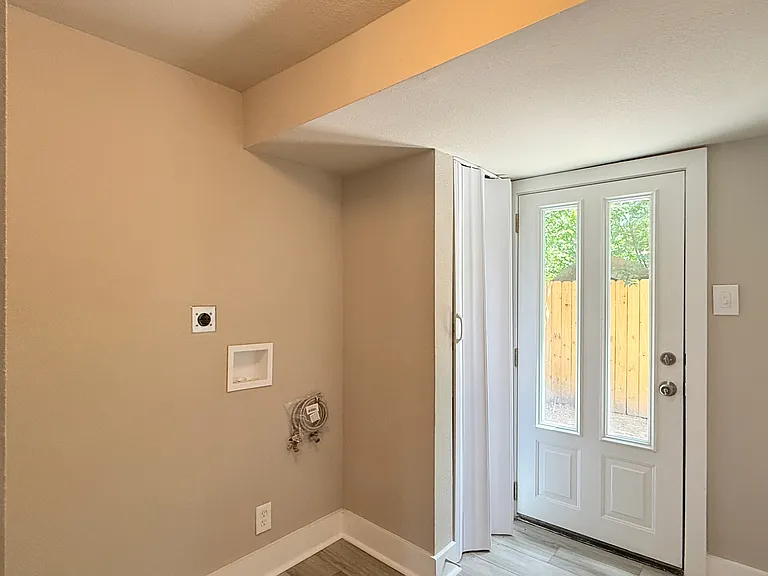 312 Avondale Ave — Photo 28